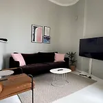 42 m² Huoneisto alueella Helsingin keskusta, 1 makuuhuone(tta), 1 yksityistä kylpyhuone(tta)