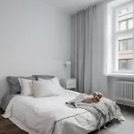 Modern And Private 3 Bedroom Apt With Sauna