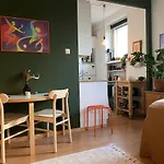 Cozy Studio Apartment With Amazing Location