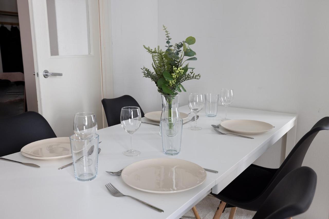 Huoneisto 2ndhomes Cozy And Quiet 2br By The Esplanade Park *