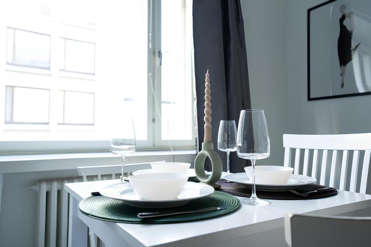 Stylish Studio At The Heart Of Huoneisto *