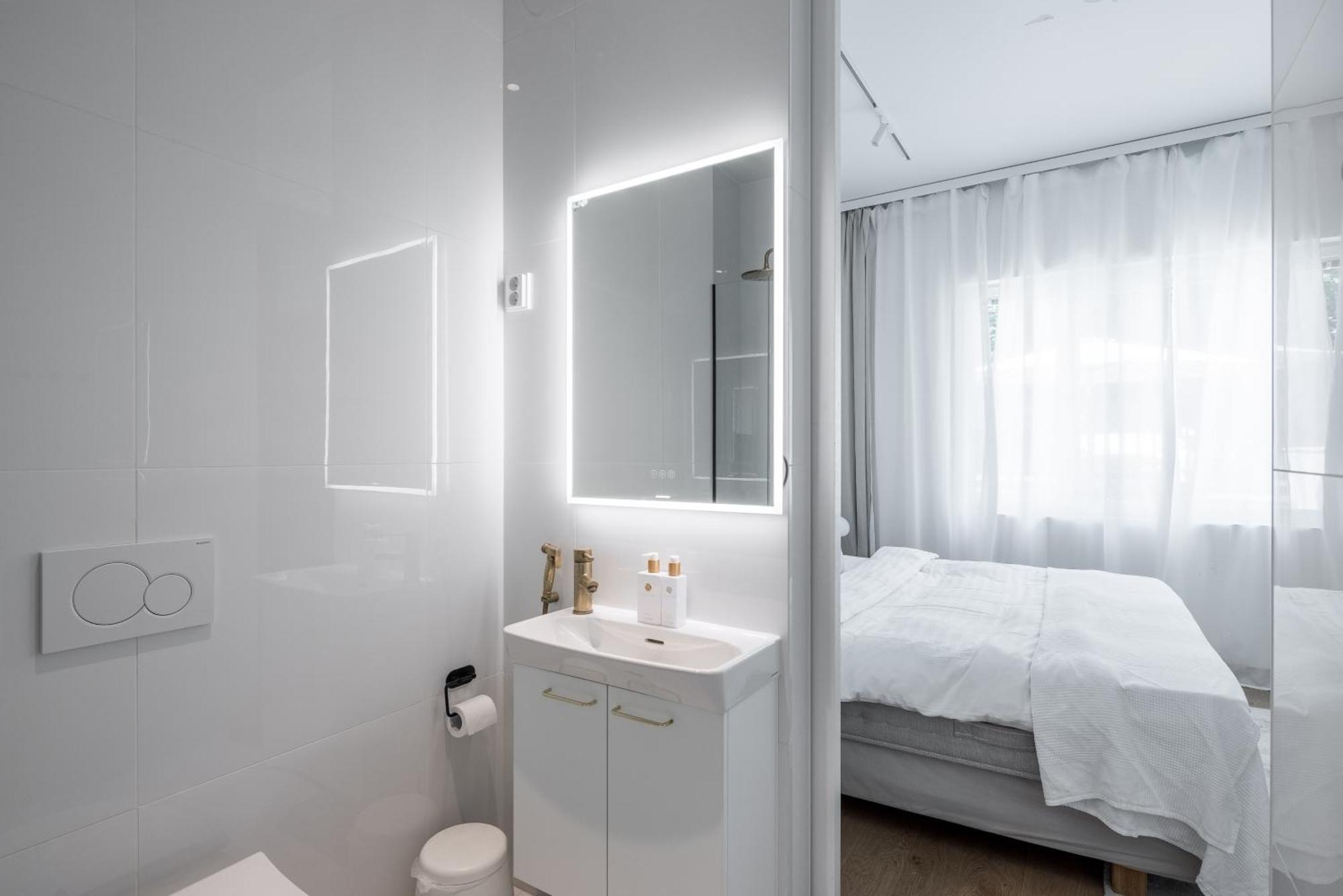 Deluxe House With Private Sauna At Kamppi Huoneisto Helsinki