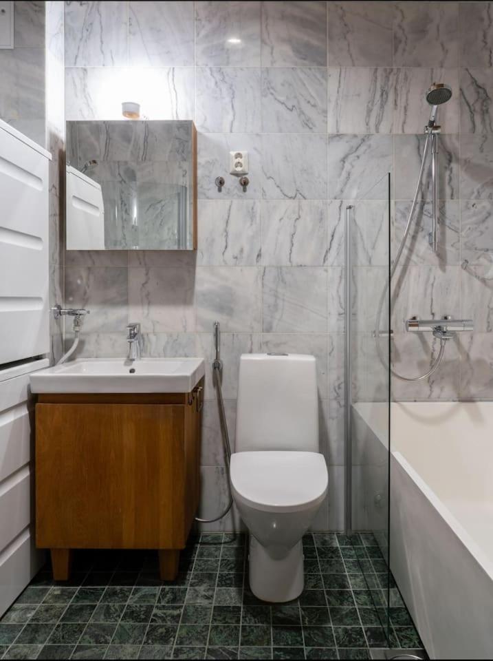 Huoneisto Hakaniemi Luxury Center, 24h Check In *