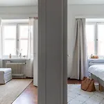 Kaksio Kulttuuritalon Ja Linnanmaeen Vieressae