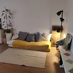 Cozy Apartment In Downtown