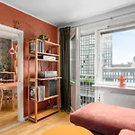 Wehost Spacious Traveller\'S Hq Above Metro @Vilhonvuorenkuja 16