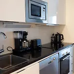 Poista 2Ndhomes Modern 1Br Home With Balcony By The Central Station