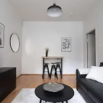 Kodikas Huoneisto Helsingin Keskustassa
