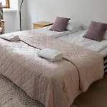 2Ndhomes Luxurious 144 M2 Stylish 3 Bedroom Center Apartment