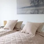 Poista 2Ndhomes 102M2 Top Floor 3Br Apartment With Balcony