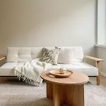 Central 1Br Next To The Park
