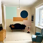 Spacious Bohemian Studio In Trendy Kallio