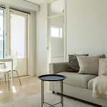 Studio W/ Balcony For 4