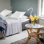 Seaside Cottage In Suomenlinna Island