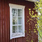 Seaside Cottage In Suomenlinna Island
