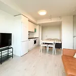 New Studio Apartment - Next To Vuosaari Metro And Mall, Self Check-In