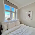 Stylish Flat Next To Metro