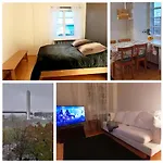 Urheilukatu20 Olympiastadion Ooppera, 4 Makuupaikkaa
