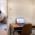 Stylish Scandinavian Suite - Sauna, Harbor & Free Parking