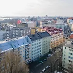 Charming Suite With Garden Views Steps From Metro