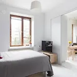 Charming Suite With Garden Views Steps From Metro