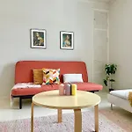 Cute Loft By Tram Stop