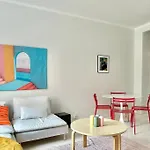 Cute Loft By Tram Stop