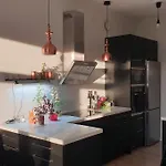 Top Floor Spacious Apt In Heart Of Kallio