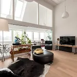 2Ndhomes Gorgeous And Unique Top Floor Apartment With Sea Views And Sauna