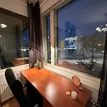 Moderni Huoneisto Saunalla! Keskustan Laehellae, Merenrannassa, Loistava Varustelu!