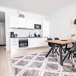 Nice Studio Apartment On A Pedestrian Street