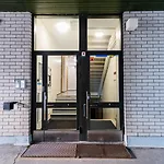 White House 61M2 Alppila Helsinki