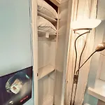 Private Room And Bathroom In The City Center