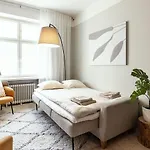 Unique & Scandinavian Suite - Sauna, Center, Metro