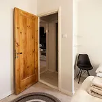 Unique & Scandinavian Suite - Sauna, Center, Metro