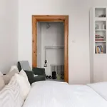 Charming Flat In Design District