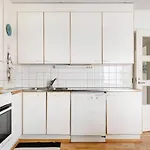 2Ndhomes Cozy 1Br City Apartment With Sauna & Balcony
