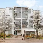 2Ndhomes Cozy 1Br City Apartment With Sauna & Balcony
