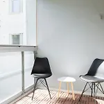 3 Makuuhuonetta, Sauna