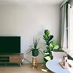 Cozy Central Flat Next To Tram And Bus Stations