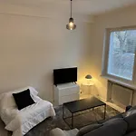 2Ndhomes Bright & Spacious Studio Next To Tram Lines In Meilahti
