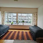 Apartment With Free Parking