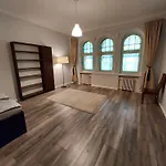 Quiet Apartment In The Center 76 M2