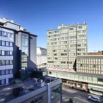 A Stylish Retro Apartment Near The Metro And Essential Services