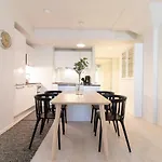 Central And Spacious Apartment For 4 With Sauna