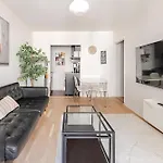 Home In Design District - Keybox Check-In, Balcony, Netflix