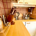 Penthouse Toeoeloe - High Ceilings, Wi-Fi, 24H Shop