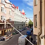 Helsinki South Central Apartment