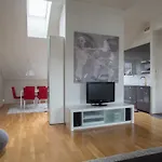 2Ndhomes 2Br City Center Penthouse With Balcony And Sauna