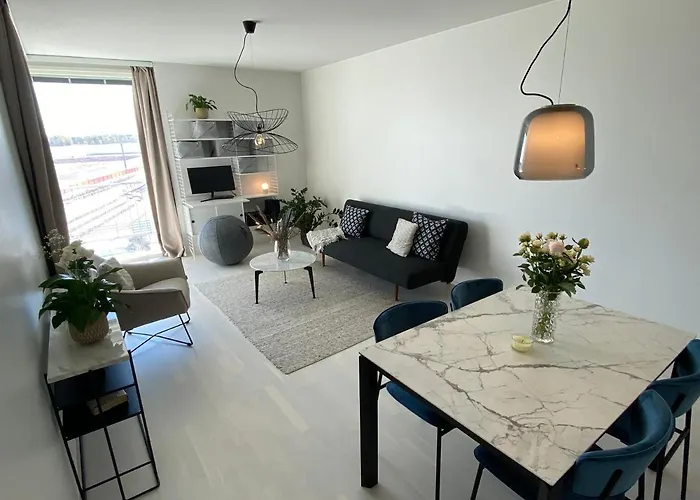 Luxury 1-Bedroom Apartment With Sauna And Sea View